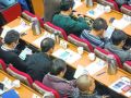 南京政协给委员发平板电脑议政 称为节约用纸