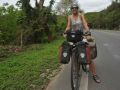 南非女子环球骑行十万余公里到达海南