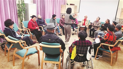 守护人生最后的温暖和尊严——杭州试水“专业社工”介入社区养老